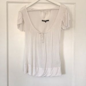 White t-shirt with cute ruffles sleeves